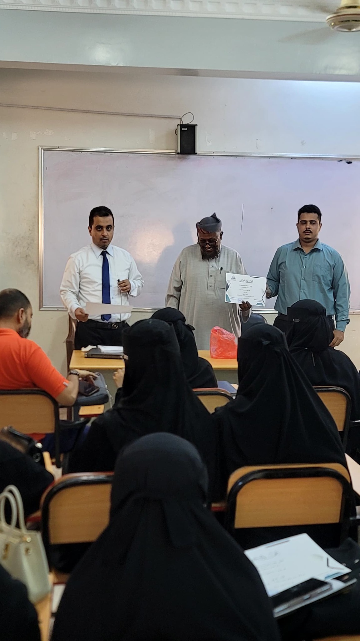 اختتام الدورة العلمية في الطب الشرعي بكلية الشريعة والقانون بجامعة العادل