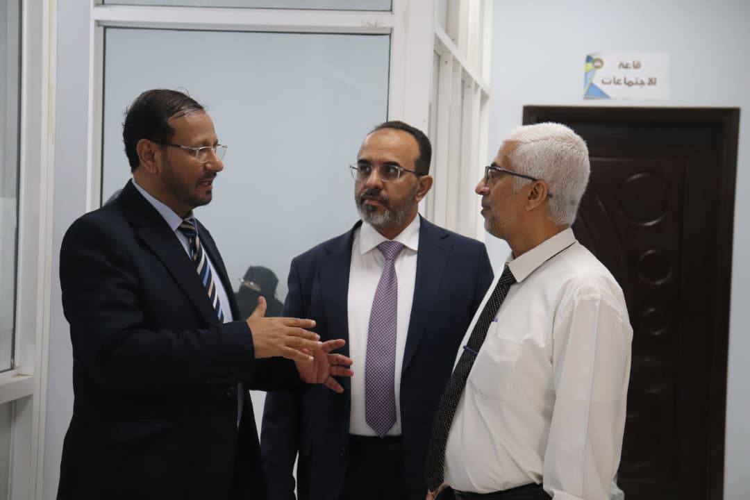 جامعة العادل توقّع مذكرة تفاهم مع بنك عدن الأول الإسلامي لتعزيز التحول الرقمي المالي