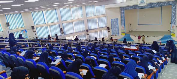 جامعة العادل تدشّن امتحانات الفصل الدراسي الأول بإشراف رئيس الجامعة الدكتور فهمي حسين بانافع